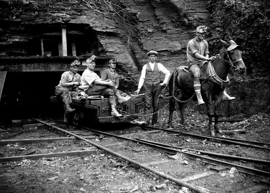 AAA  Early-Coal-Mining-Williams-River-WV-1930s.jpg